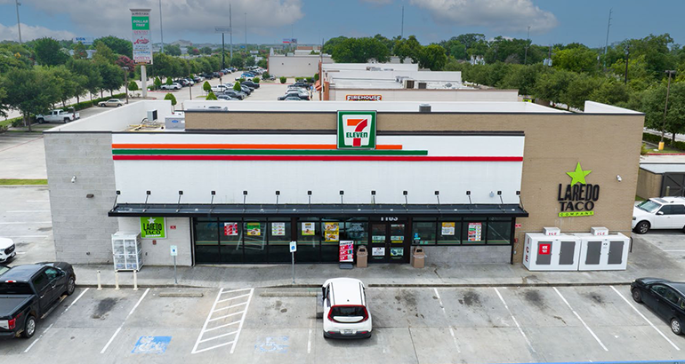 1103 W Main St, La Porte, TX 77571