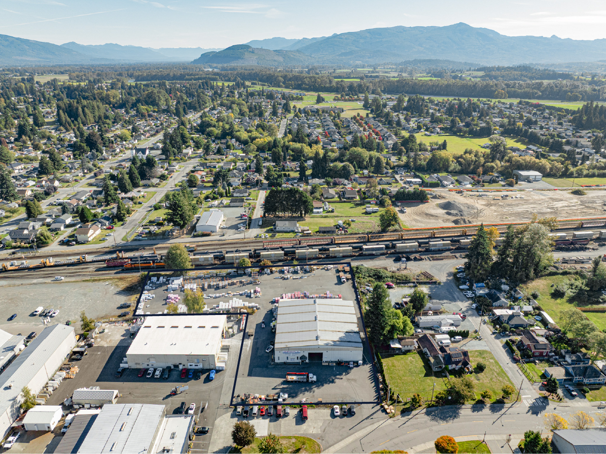 816 S Spruce St, Burlington, WA 98223