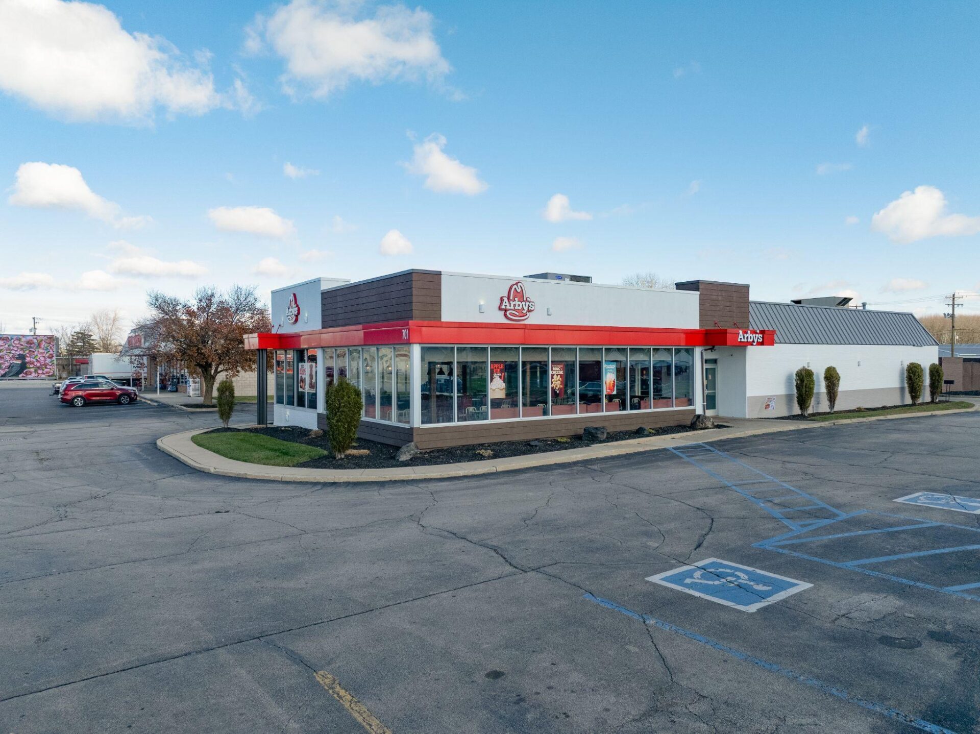 705 N Meridian St, Portland, IN 47371