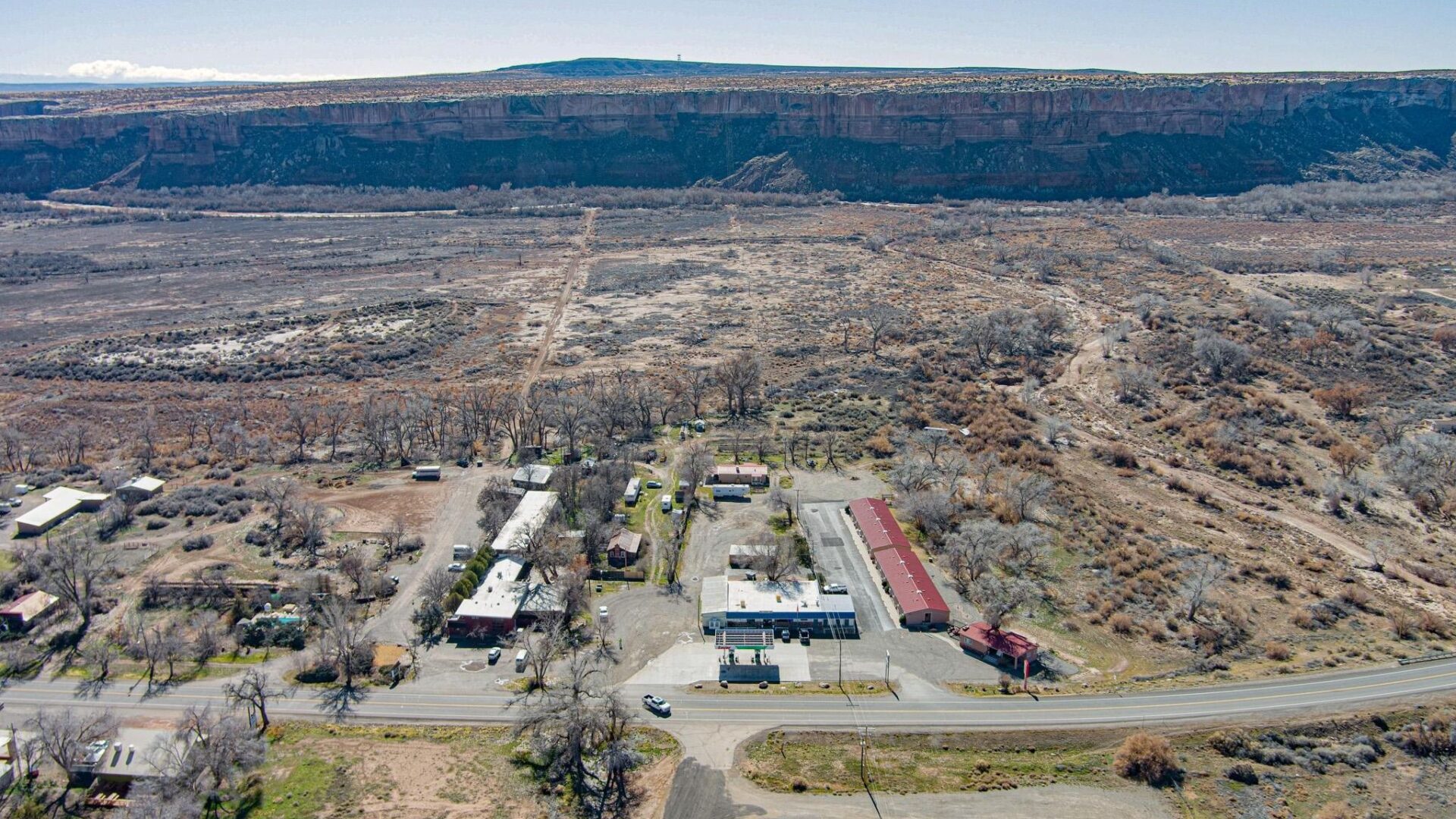 Sinclair Gas Station + Hotel, photo 2