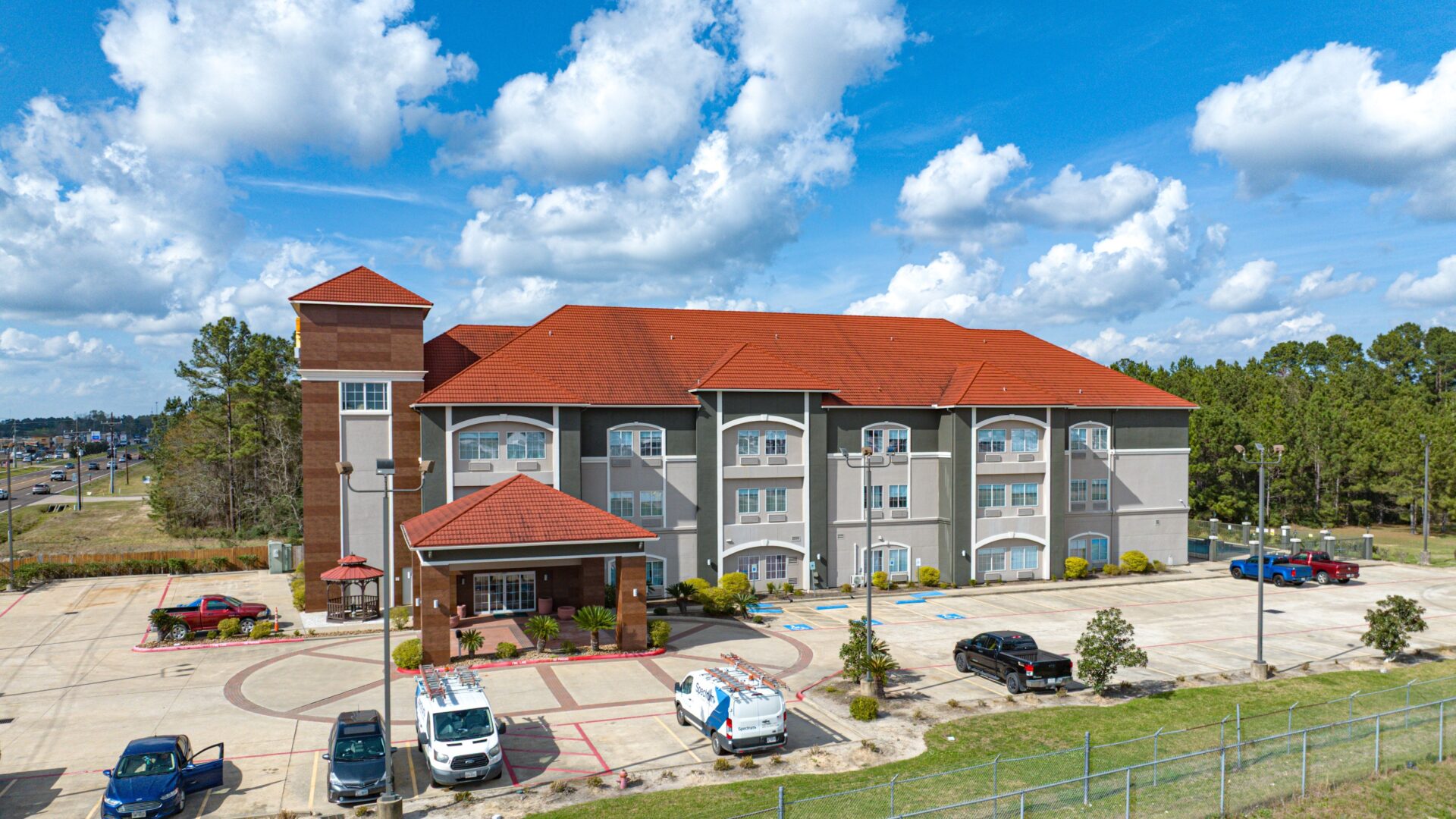 La Quinta Inn & Suites by Wyndham Lumberton, photo 2