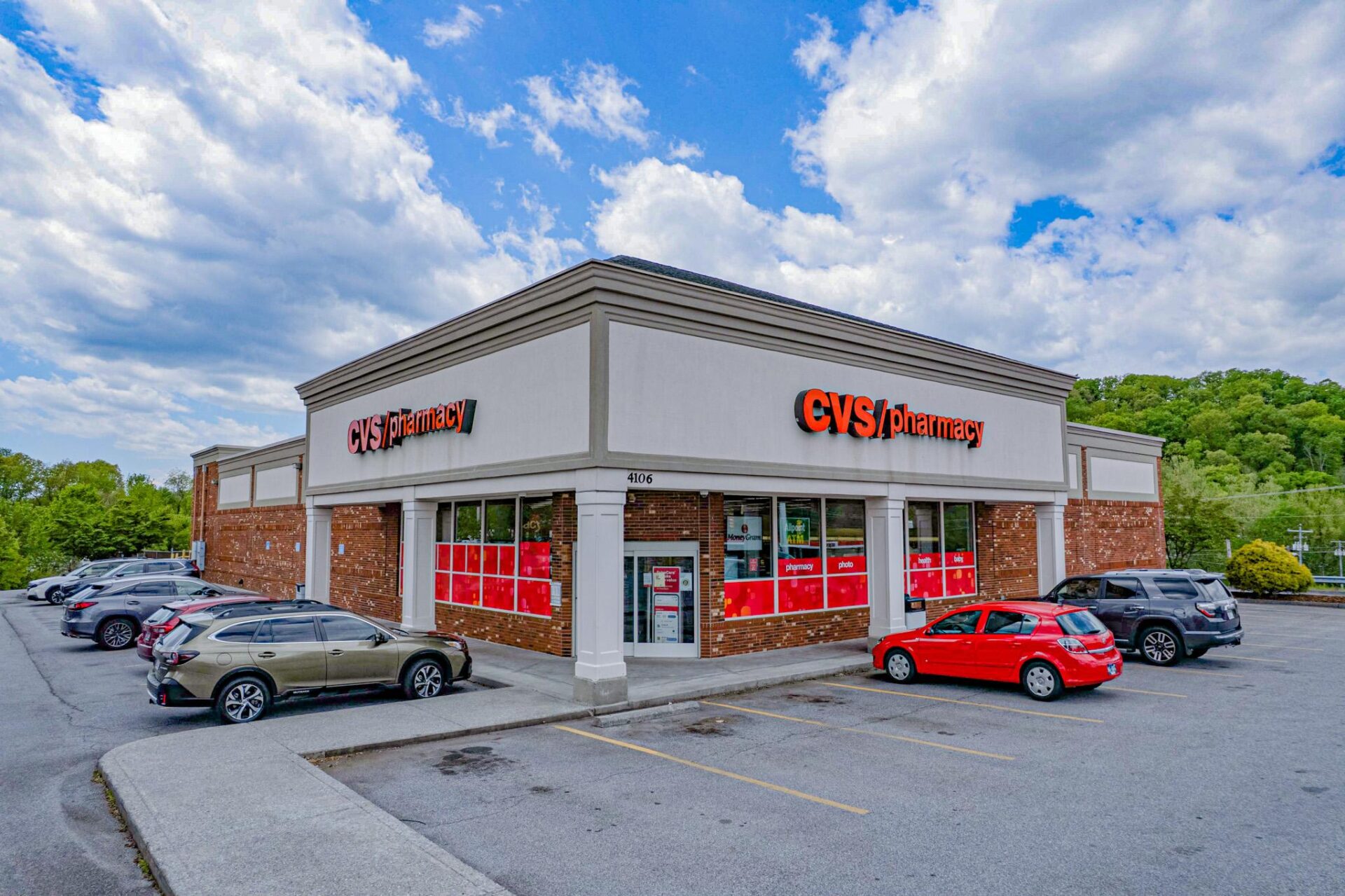 4106 Fort Henry Dr, Kingsport, TN 37663