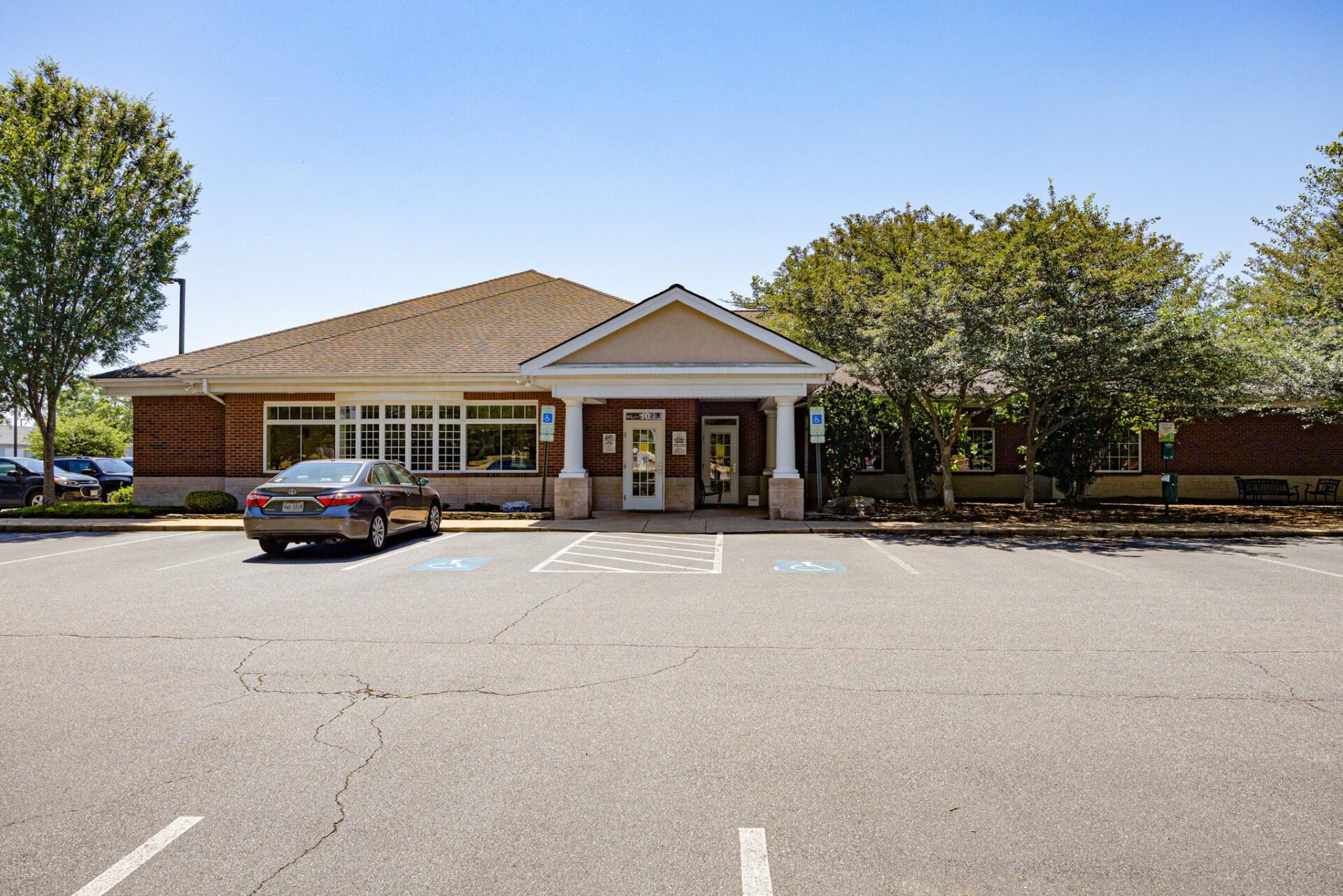 10 Walsh Ln, Fredericksburg, VA 22405