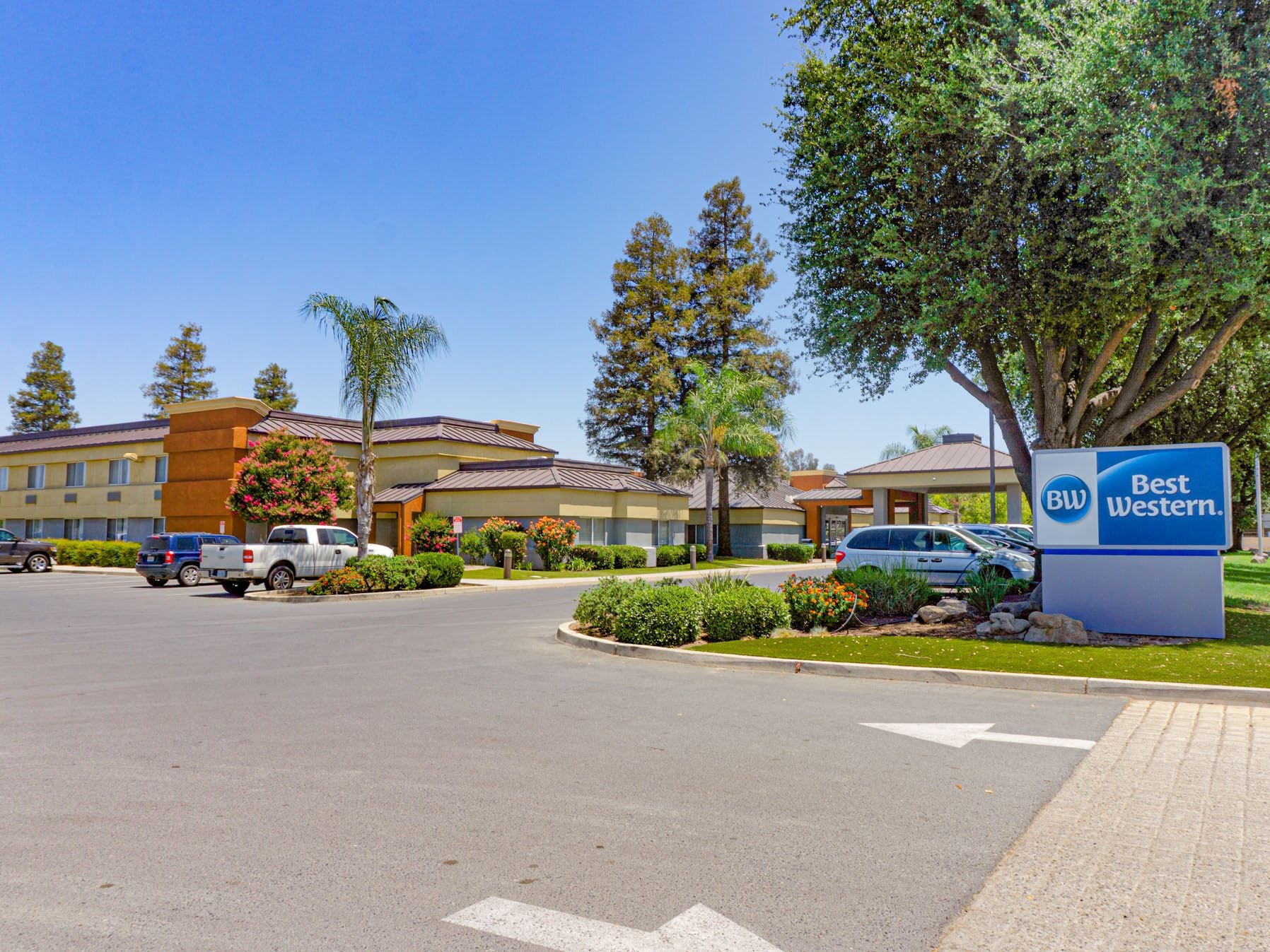 350 W Montgomery Ave, Porterville, CA 93257