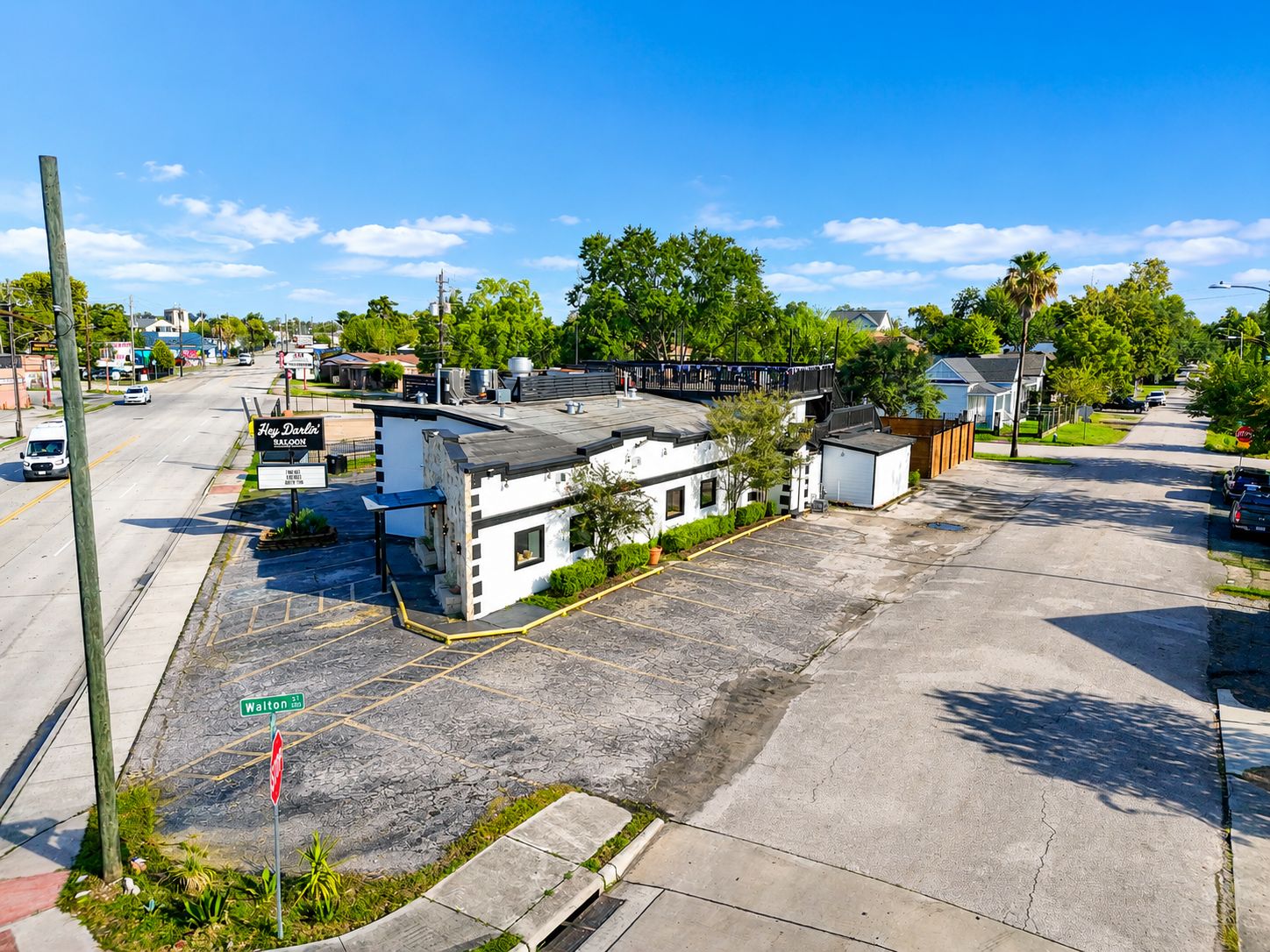 4002 N Main St, Houston, TX 77009